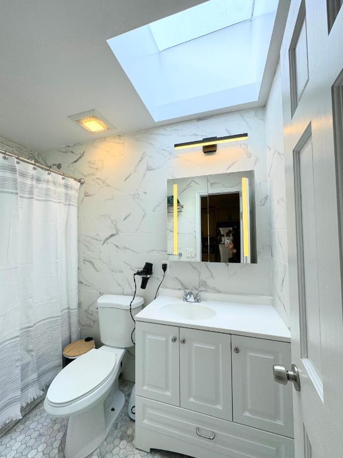 The Waltham Private Room & Bathroom John F Kennedy Jfk Lga Airport Manhattan Penn Station Bullet-Train 15 Min New York City Exterior photo